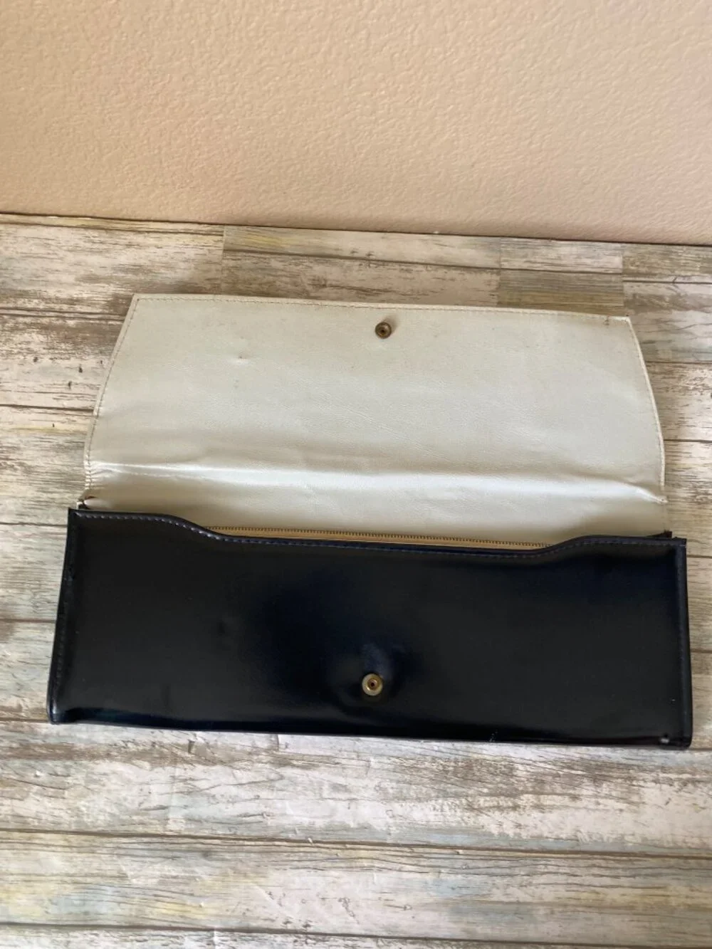 Vintage MCM Aetna USA Black Patent Envelope Clutch Purse Royaltone Lined 15" - Picture 4 of 16